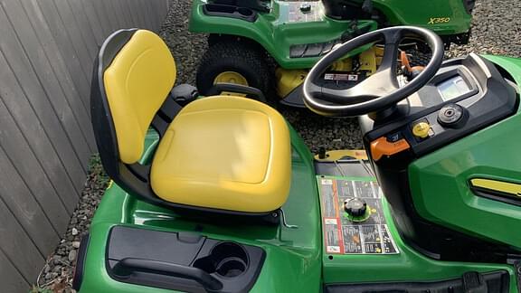 Image of John Deere X580 equipment image 4