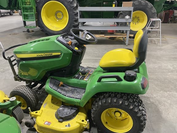 Image of John Deere X580 equipment image 3