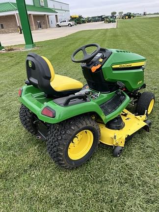 Image of John Deere X580 equipment image 3