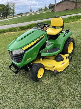 Image of John Deere X580 equipment image 1