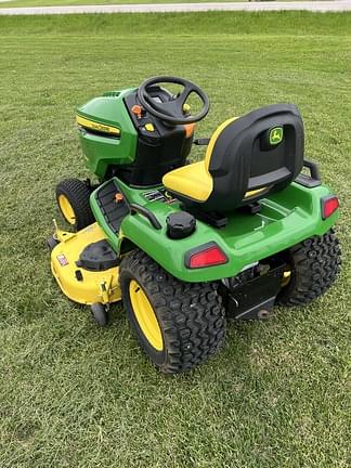Image of John Deere X580 equipment image 2