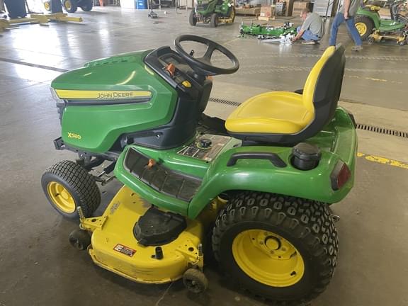 Image of John Deere X580 equipment image 1