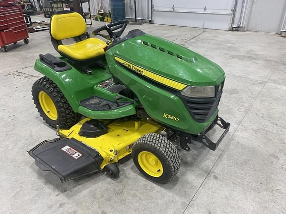 Image of John Deere X580 equipment image 3