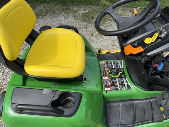 Image of John Deere X580 equipment image 4