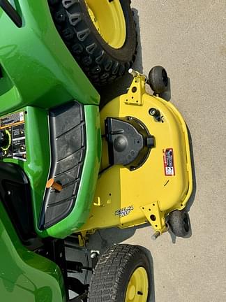 Image of John Deere X580 equipment image 2