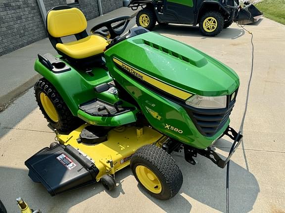 Image of John Deere X580 equipment image 1