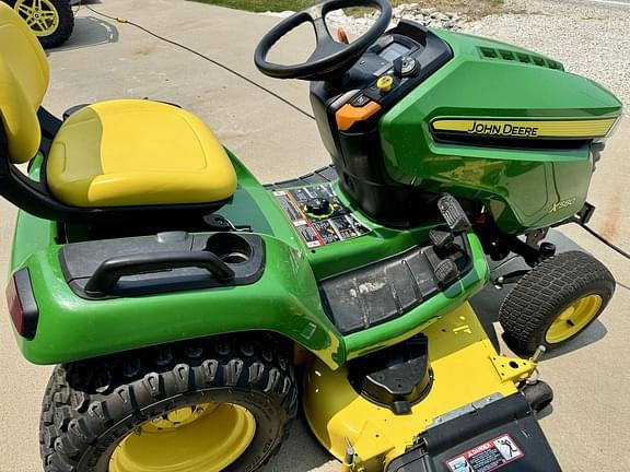 Image of John Deere X580 equipment image 4