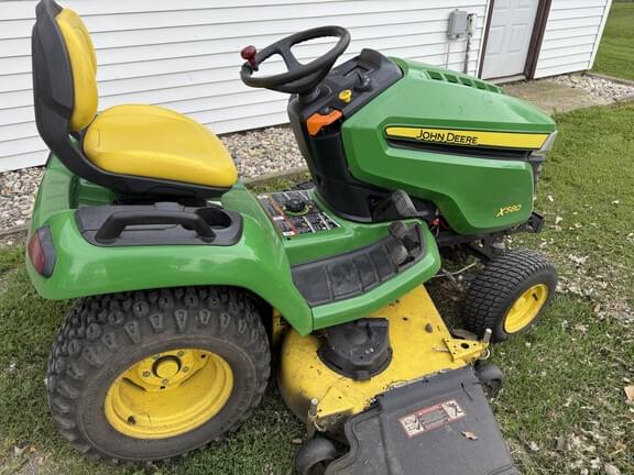 Image of John Deere X580 equipment image 4