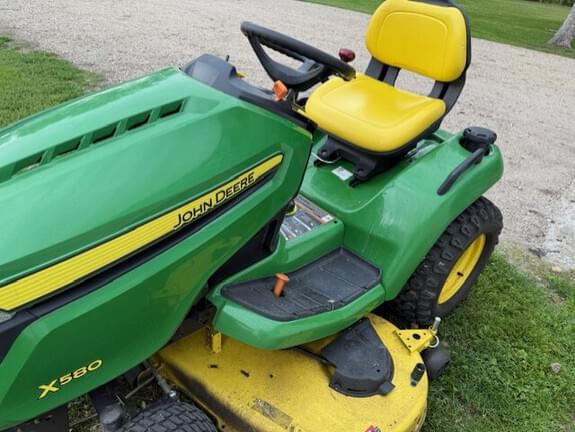 Image of John Deere X580 equipment image 3