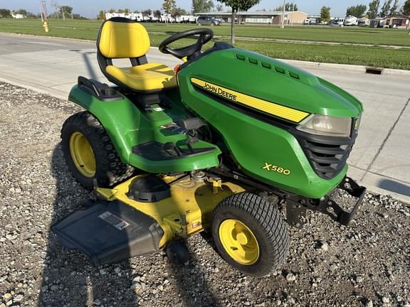 Image of John Deere X580 equipment image 1