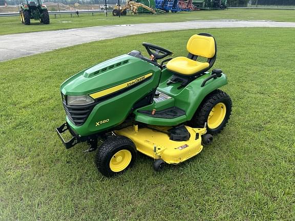 Image of John Deere X580 equipment image 1