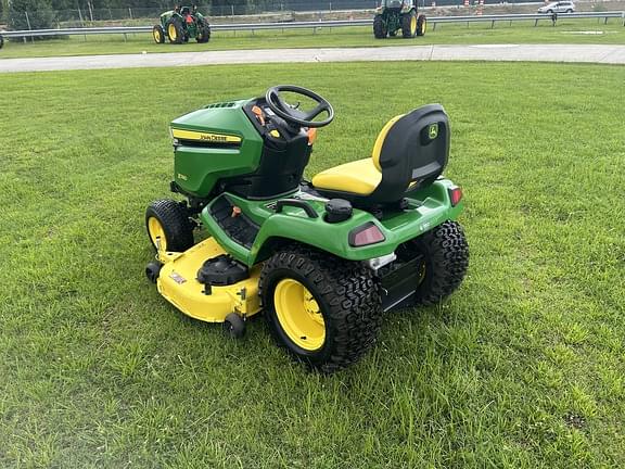 Image of John Deere X580 equipment image 4