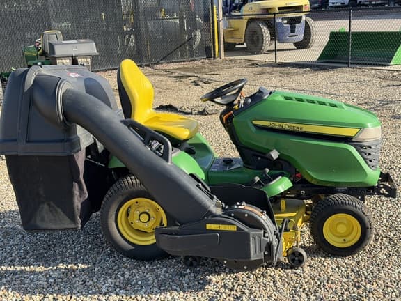 Image of John Deere X584 equipment image 4