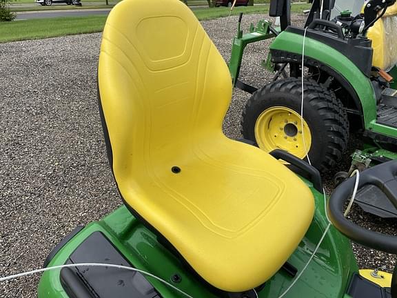 Image of John Deere X590 equipment image 4