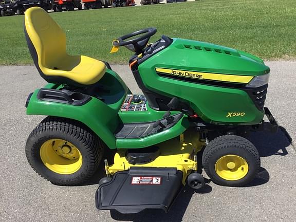 Image of John Deere X590 equipment image 2