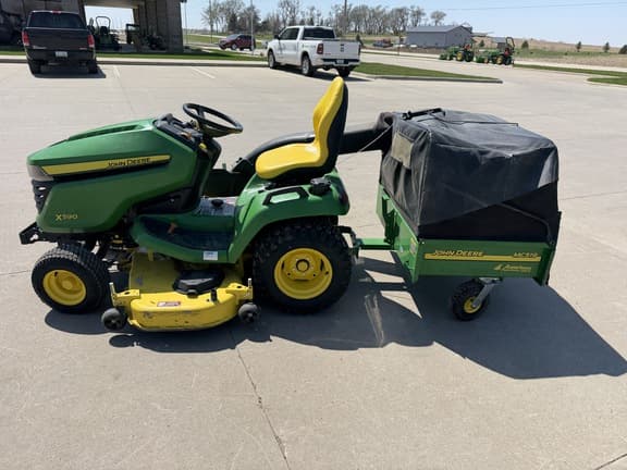 Image of John Deere X590 equipment image 1