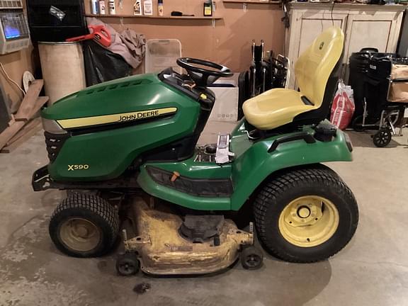 Image of John Deere X590 equipment image 2