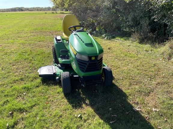 Image of John Deere X590 equipment image 4