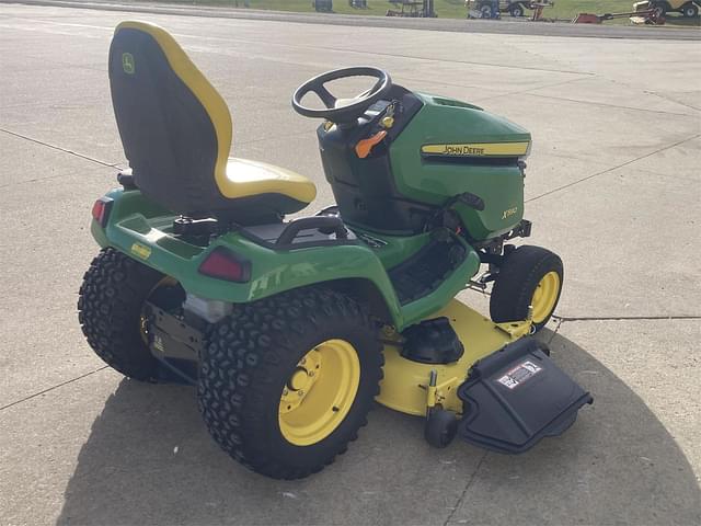 Image of John Deere X590 equipment image 4