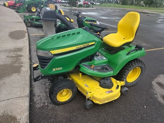 2020 John Deere X590 Equipment Image0