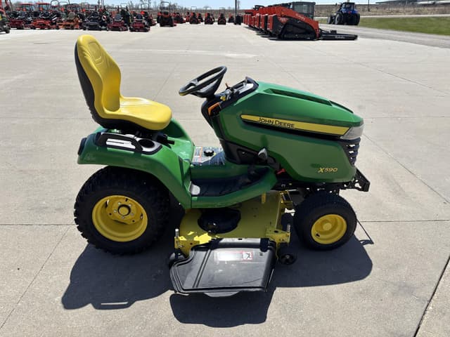 Image of John Deere X590 equipment image 4