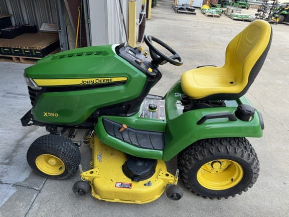 2020 John Deere X590 Equipment Image0
