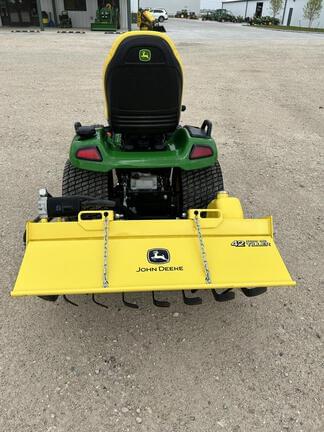 Image of John Deere X590 equipment image 4