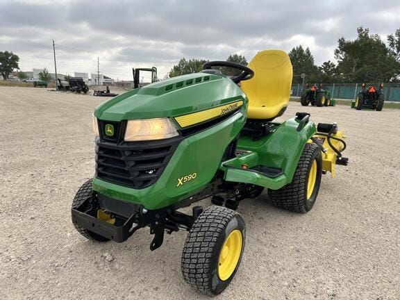 2020 John Deere X590 Equipment Image0