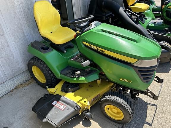 Image of John Deere X590 equipment image 1