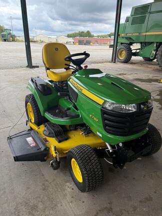 Image of John Deere X730 equipment image 4