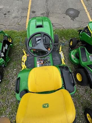 Image of John Deere X730 equipment image 2