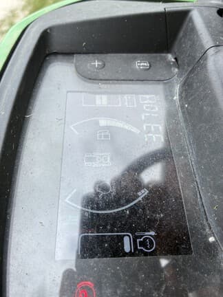 Image of John Deere X730 equipment image 4