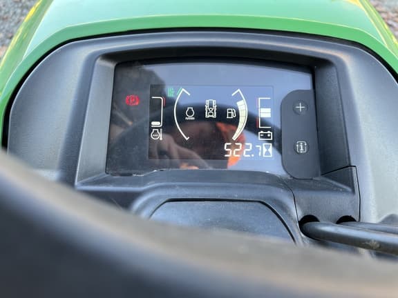 Image of John Deere X730 equipment image 4