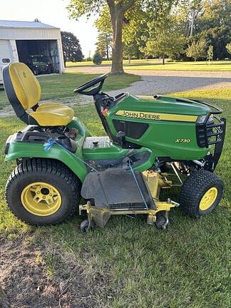 Image of John Deere X730 equipment image 1