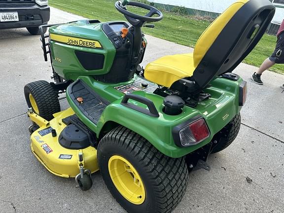 Image of John Deere X730 equipment image 3