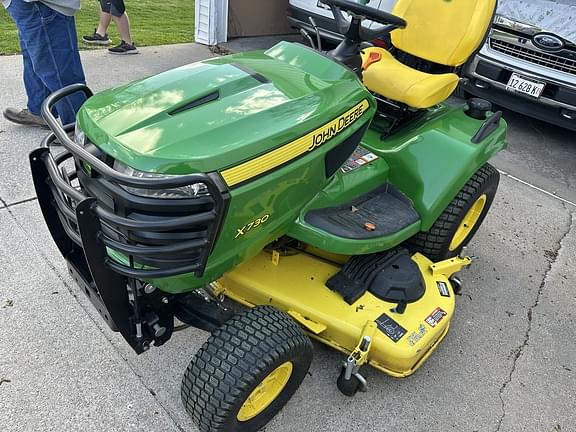 Image of John Deere X730 equipment image 2
