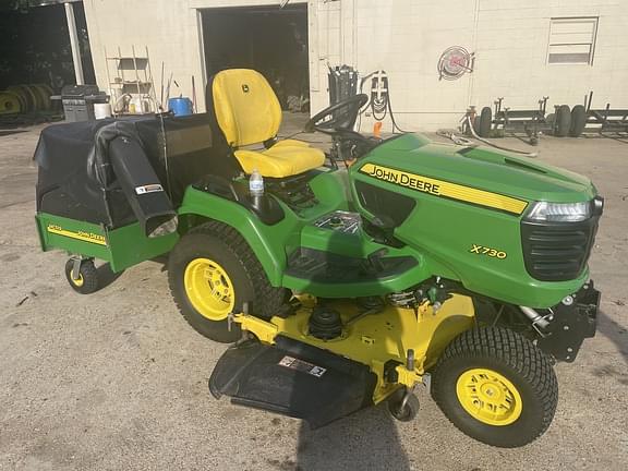 Image of John Deere X730 equipment image 2