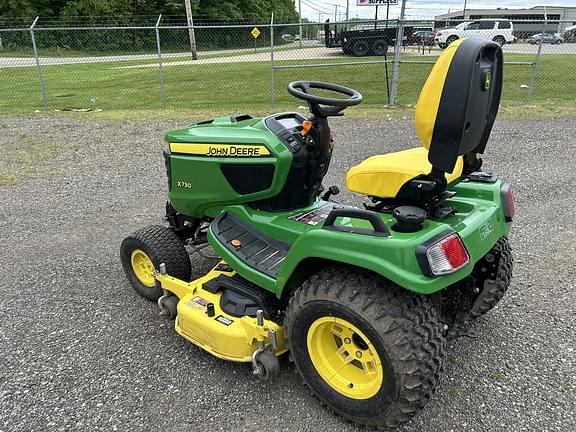 Image of John Deere X730 equipment image 2