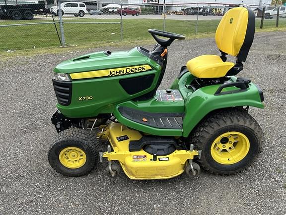Image of John Deere X730 equipment image 1