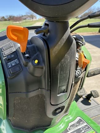 Image of John Deere X730 equipment image 2