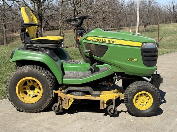 Image of John Deere X730 equipment image 1