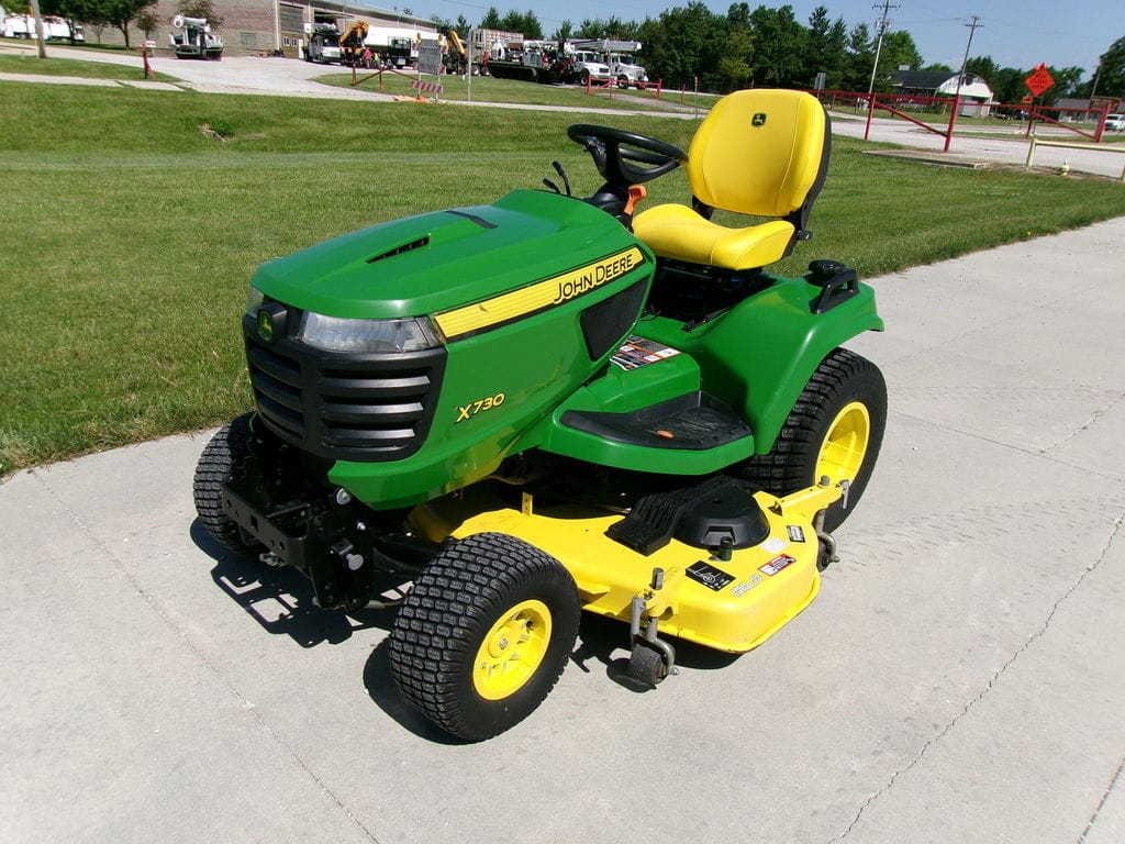 Main image John Deere X730