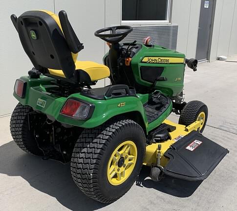 Image of John Deere X734 equipment image 2