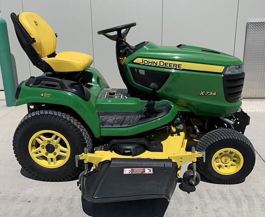 Image of John Deere X734 equipment image 1