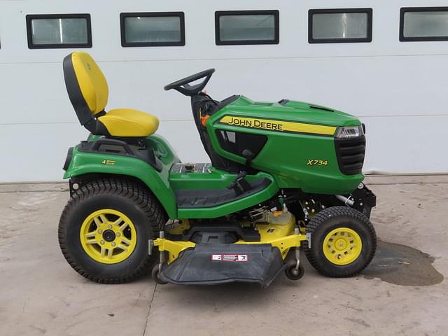 Image of John Deere X734 equipment image 3