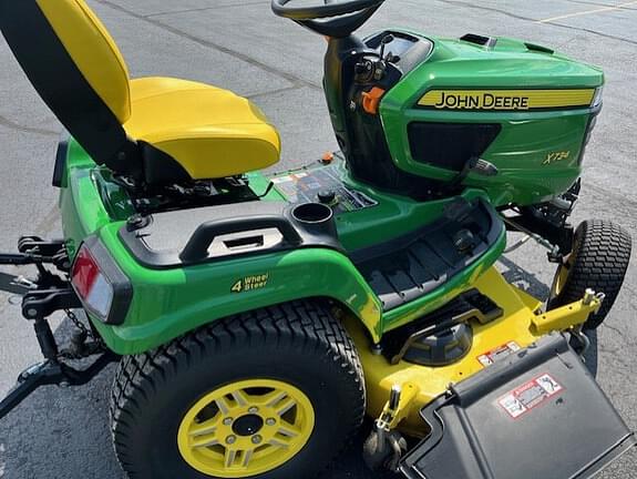 Image of John Deere X734 equipment image 3