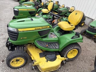 Image of John Deere X738 Image 0