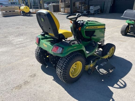 Image of John Deere X738 equipment image 3