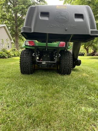 Image of John Deere X738 equipment image 3
