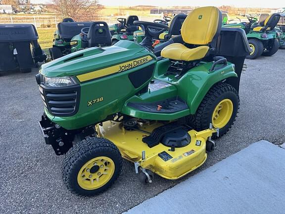 Image of John Deere X738 equipment image 1